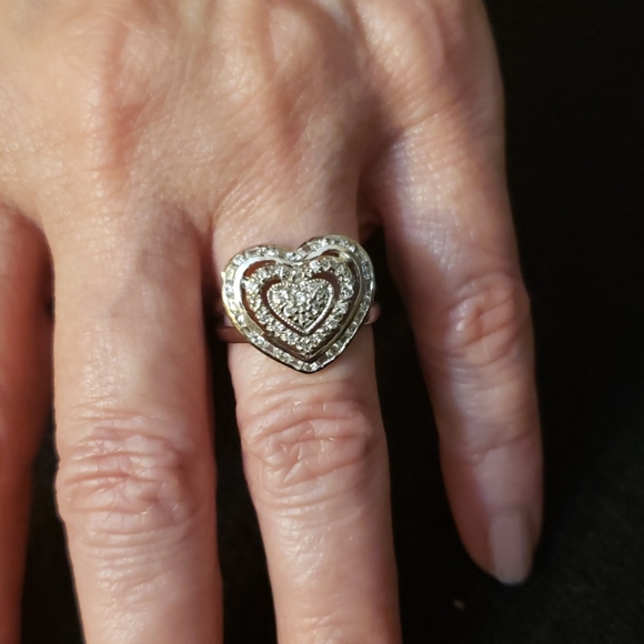 925 Sterling silver heart ring w/diamond inlay - Picture 1 of 6